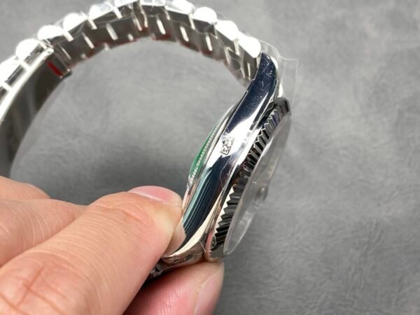 Rolex Day Date | Verde - Numeral Romano - Image 3
